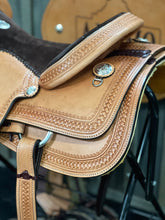 Load image into Gallery viewer, 15" 1220 Reiner saddle with full padded suede seat, custom oak leaf tooling, and durable latigo tie straps.