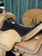 Load image into Gallery viewer, 15" 1220 Reiner saddle featuring a wood fiberglass tree, 6.5" gullet, and 13" bar spread.