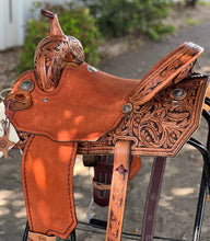 Load image into Gallery viewer, 15" Cowboy Feather Barrel Saddle
