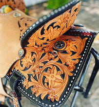 Load image into Gallery viewer, Crafted for performance, the 16" Sunrise Barrel Saddle includes a 6.5" gullet and durable saddle components.