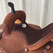 Load image into Gallery viewer, Lightweight Alamo Air Barrel Saddle, featuring a 19.5-pound design and durable leather craftsmanship.
