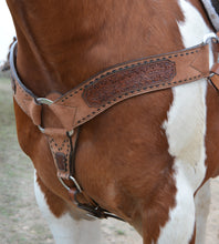 Load image into Gallery viewer, Breast Collar With double Tugs and Buck Stitching