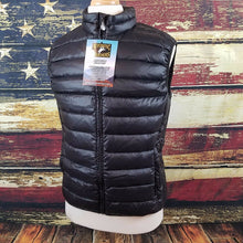 Load image into Gallery viewer, The Teton Down Vest offers warmth and functionality with two zippered hand pockets and two inside drop pockets for your essentials.
