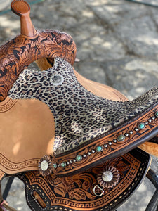 Alamo Air Cheetah Barrel Saddle: 3.5" horn, 4.5" cantle, lightweight saddle with premium craftsmanship for comfort.