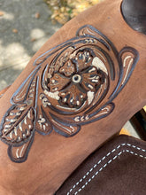 Load image into Gallery viewer, Matching flank included with the IRO Barrel saddle for a complete, durable barrel racing setup