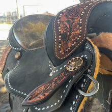 Load image into Gallery viewer, 15&quot; Black Beauty Barrel Saddle