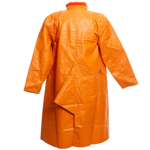 The Pommel Fish Slicker features waterproof muslin, sealed stitching, and a calf-length hem to keep you dry and comfortable during your outdoor adventures.