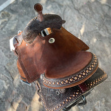 Load image into Gallery viewer, 15&quot; SD-4 Mini Oak Barrel Saddle